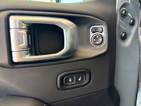 New 2026 Jeep Wrangler Unlimited Sahara AWD/4WD image 11