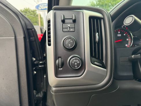 Used 2016 GMC Sierra 1500 SLE w/ SLE Value Package AWD/4WD image 18