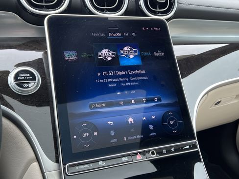 Certified 2025 Mercedes-Benz GLC 300 4MATIC w/ Driver Assistance Package image 23