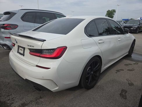 Used 2021 BMW 330i Sedan w/ M Sport Package RWD image 2