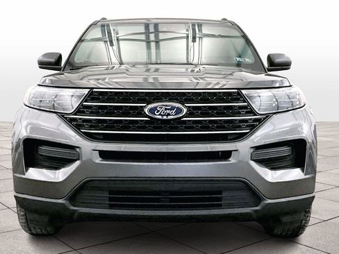 Used 2022 Ford Explorer XLT image 4