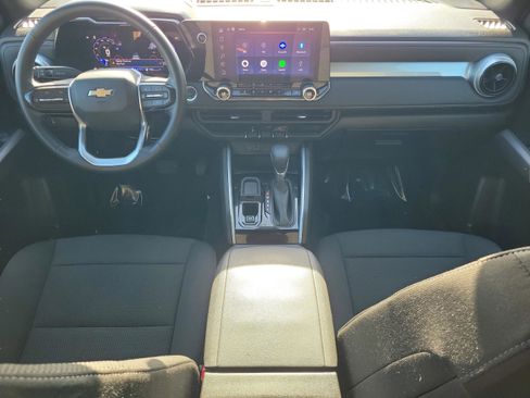 Used 2024 Chevrolet Colorado LT w/ LT Convenience Package image 14