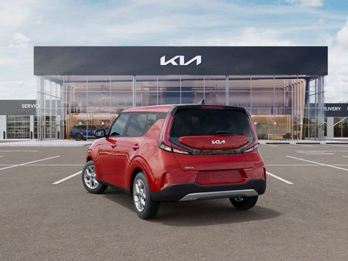 Used 2025 Kia Soul LX w/ LX Technology Package FWD image 4
