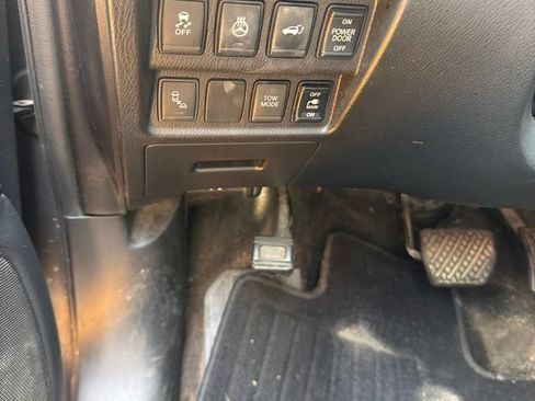 Used 2017 Nissan Pathfinder SL AWD/4WD image 12