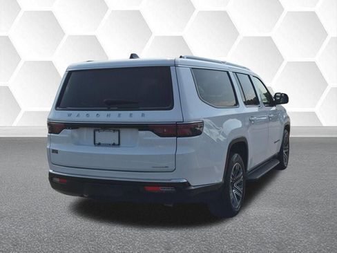 Certified 2024 Jeep Wagoneer L Series II w/ Flexible Seating Group RWD image 3