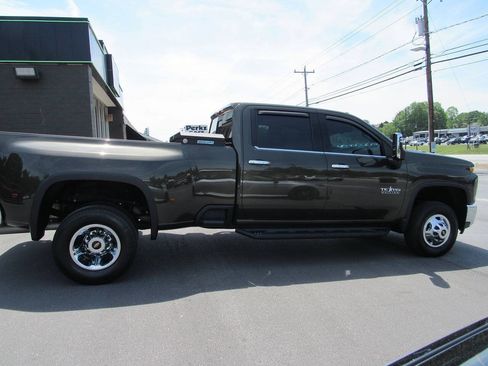 Used 2023 Chevrolet Silverado 3500 LTZ w/ LTZ Texas Edition AWD/4WD image 3