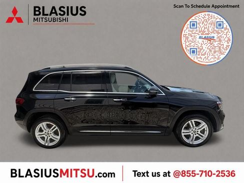 Used 2022 Mercedes-Benz GLB 250 4MATIC w/ Premium Package Lite image 9