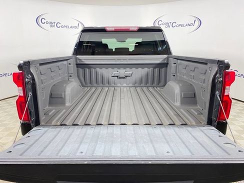 Certified 2022 Chevrolet Silverado 1500 RST w/ Redline Edition AWD/4WD image 25