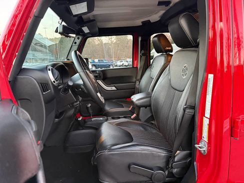 Used 2014 Jeep Wrangler Freedom Edition image 11