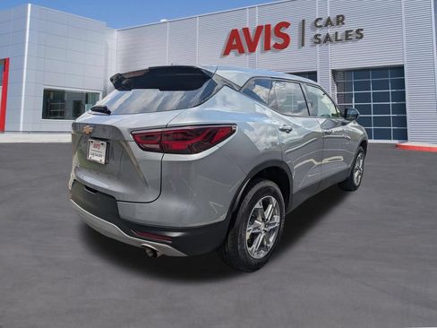 Used 2025 Chevrolet Blazer LT FWD image 6