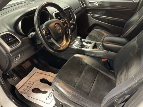Used 2018 Jeep Grand Cherokee Altitude image 15