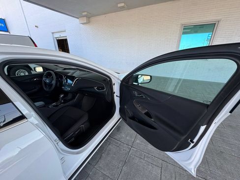 Used 2023 Chevrolet Malibu LS FWD image 14