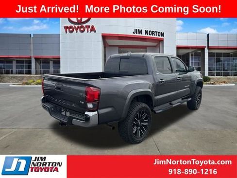 Used 2018 Toyota Tacoma SR5 image 6