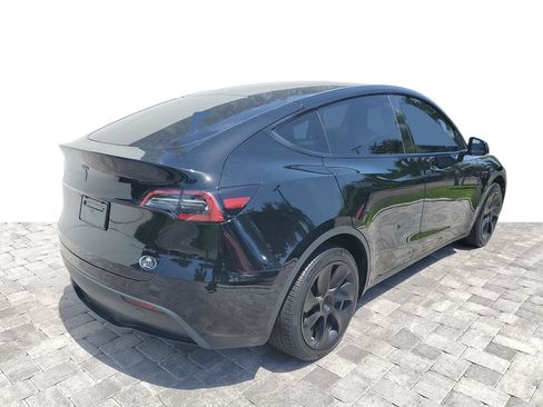 Used 2024 Tesla Model Y Long Range AWD/4WD image 6