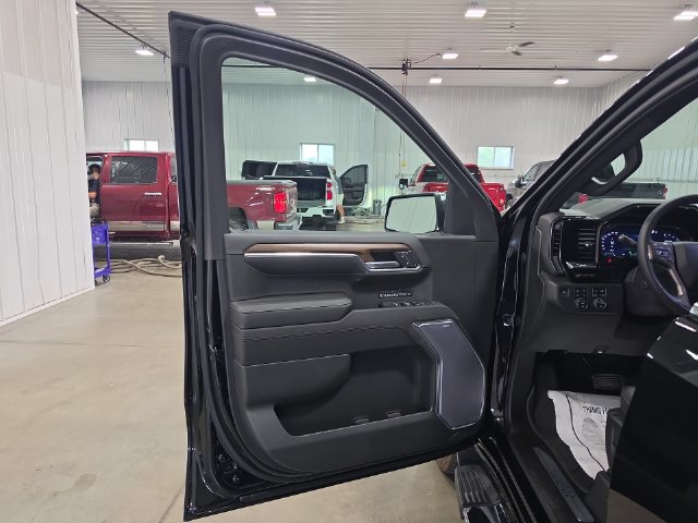 Used 2023 Chevrolet Silverado 1500 High Country w/ High Country Premium Package AWD/4WD image 24