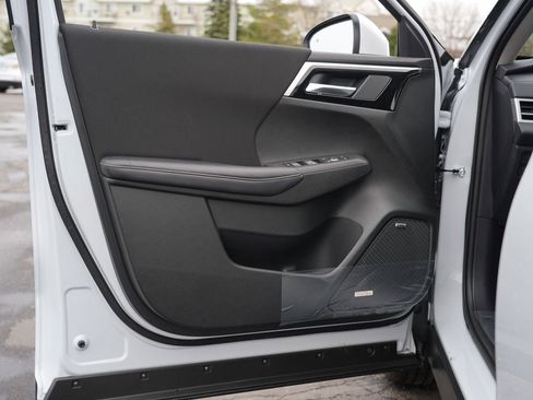 New 2026 Mitsubishi Outlander ES image 12