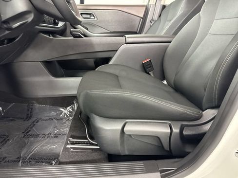 Used 2023 Nissan Rogue S FWD image 21
