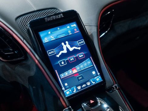 Certified 2022 Ferrari Roma RWD image 33