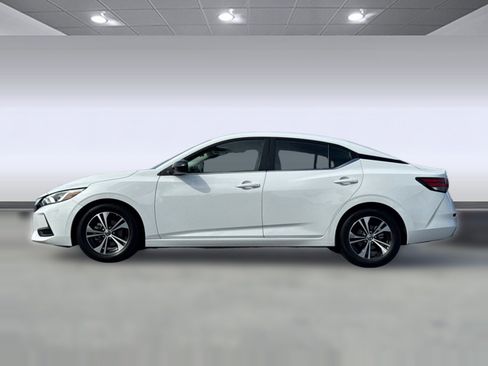 Used 2022 Nissan Sentra SV image 2
