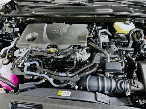 Used 2025 Toyota Camry SE image 30