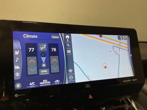 Used 2021 Toyota Venza XLE image 3