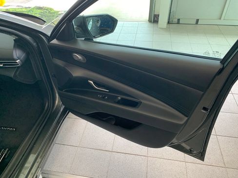 New 2026 Hyundai Elantra SE FWD image 20