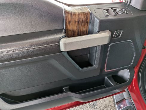 Used 2019 Ford F150 Lariat w/ Equipment Group 502A Luxury image 8