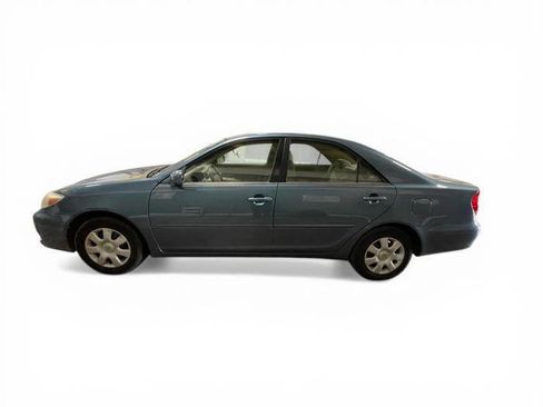 Used 2003 Toyota Camry LE image 2