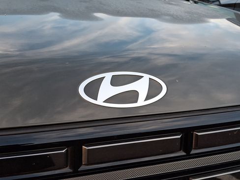 Used 2024 Hyundai Santa Fe Limited AWD/4WD image 8