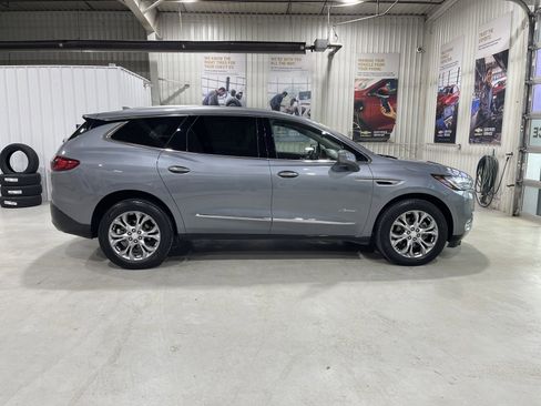 Used 2018 Buick Enclave Avenir w/ Avenir Technology Package image 9