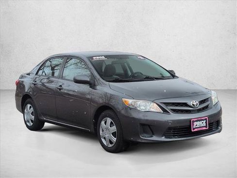 Used 2011 Toyota Corolla LE image 3
