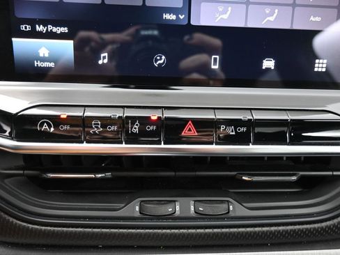 Used 2023 Jeep Compass Trailhawk image 14