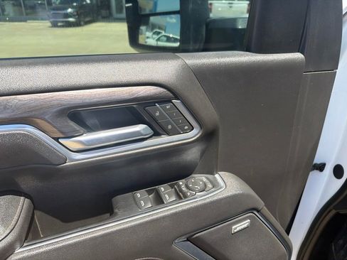 Used 2025 Chevrolet Silverado 2500 LTZ w/ LTZ Premium Package AWD/4WD image 14