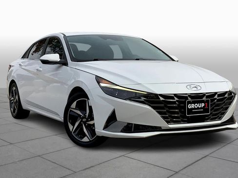 Used 2023 Hyundai Elantra Limited image 2