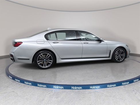 Used 2020 BMW 745e xDrive image 5