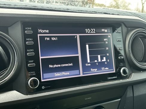 Used 2020 Toyota Tacoma TRD Off-Road w/ Technology Package image 12