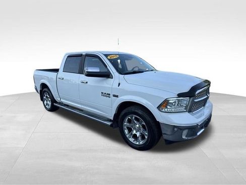 Used 2015 RAM 1500 Laramie w/ Convenience Group AWD/4WD image 3