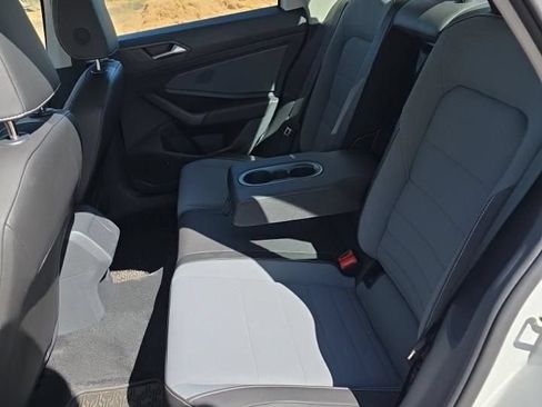 Used 2025 Volkswagen Jetta SE w/ Sunroof Package FWD image 7