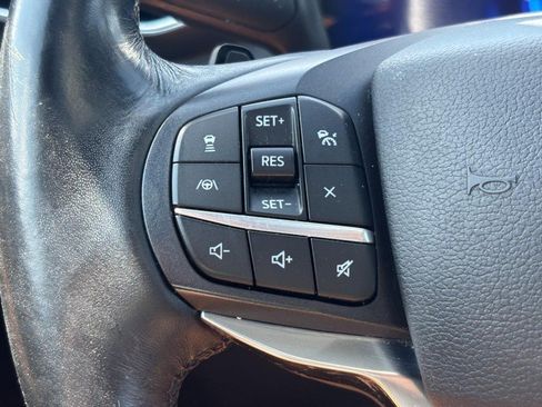 Used 2020 Ford Explorer Platinum w/ Premium Technology Package AWD/4WD image 21