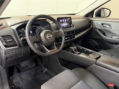 Used 2023 Nissan Rogue SV FWD image 4
