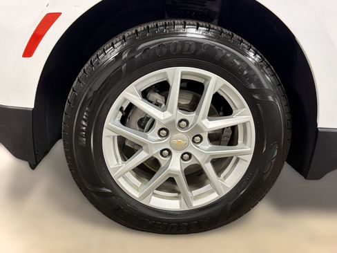 Used 2022 Chevrolet Equinox LT AWD/4WD image 12