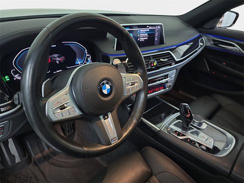 Used 2020 BMW 745e xDrive image 19