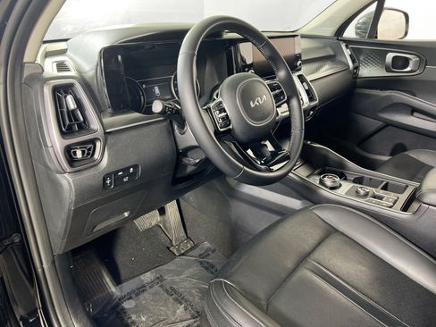 Used 2023 Kia Sorento EX image 9