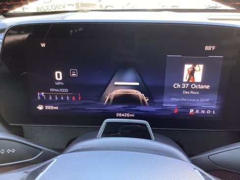 Used 2025 Chevrolet Traverse RS FWD image 26