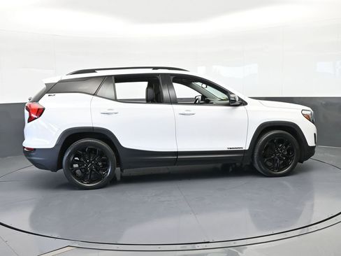 Used 2021 GMC Terrain SLT w/ Elevation Edition image 7