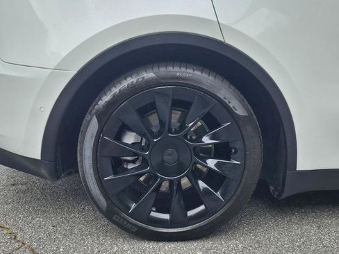 Used 2022 Tesla Model Y Long Range AWD/4WD image 16