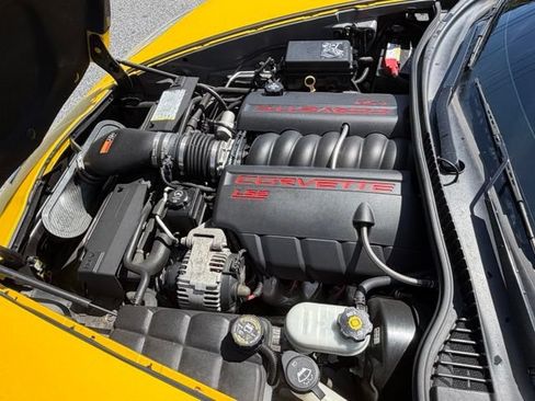 Used 2007 Chevrolet Corvette Coupe w/ Preferred Equipment Group RWD image 17