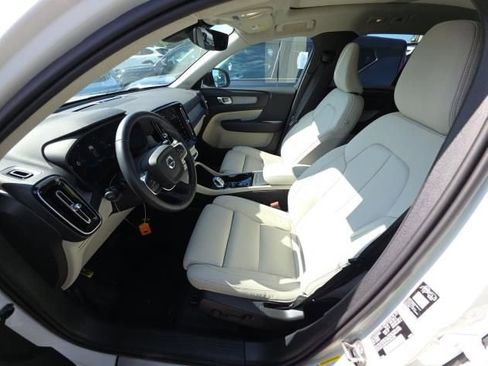 Used 2026 Volvo XC40 B5 Plus AWD/4WD image 7