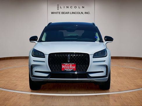 Used 2025 Lincoln Corsair AWD w/ Equipment Group 101A image 2