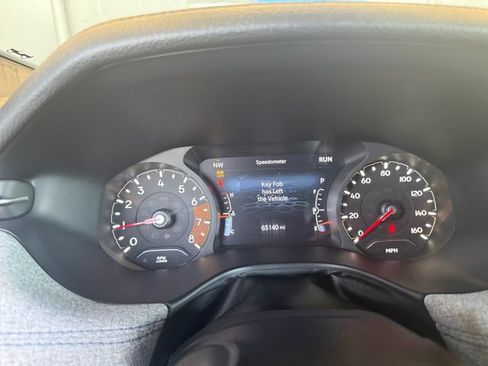 Used 2024 Jeep Compass Latitude AWD/4WD image 12
